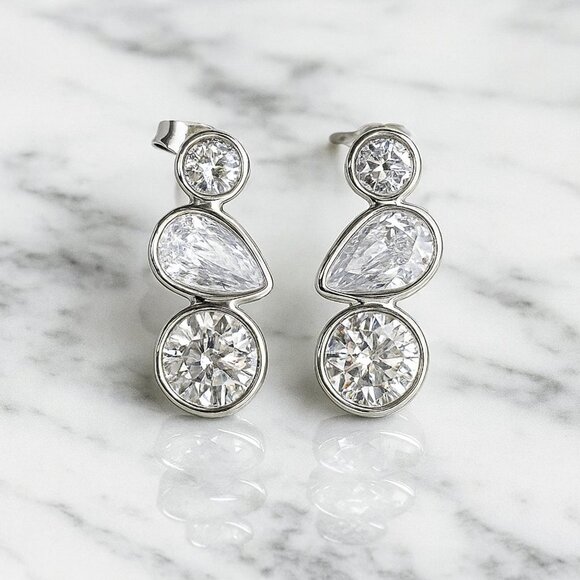 “Prianka” LUXE Cascade Earrings - Picture 4 of 4